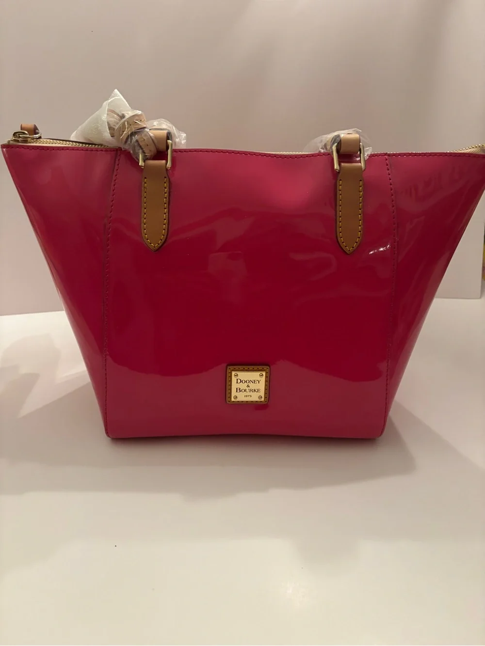 NWT Dooney & Bourke Fuchsia Patent Leather Maxine Tote Bag Pristine Wrapped - Picture 1 of 14